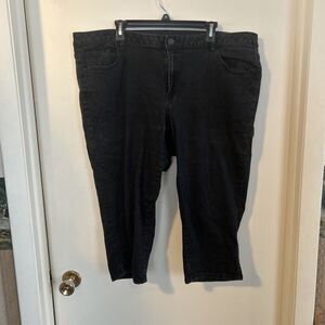 Lane Bryant Genius Fit Capri Stretch Size 22 Dark Wash Distressed Classic